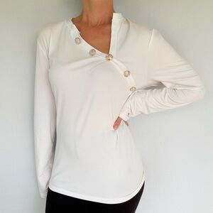 Just Fashion Now white gold button asymmetrical neckline long sleeve top size XL